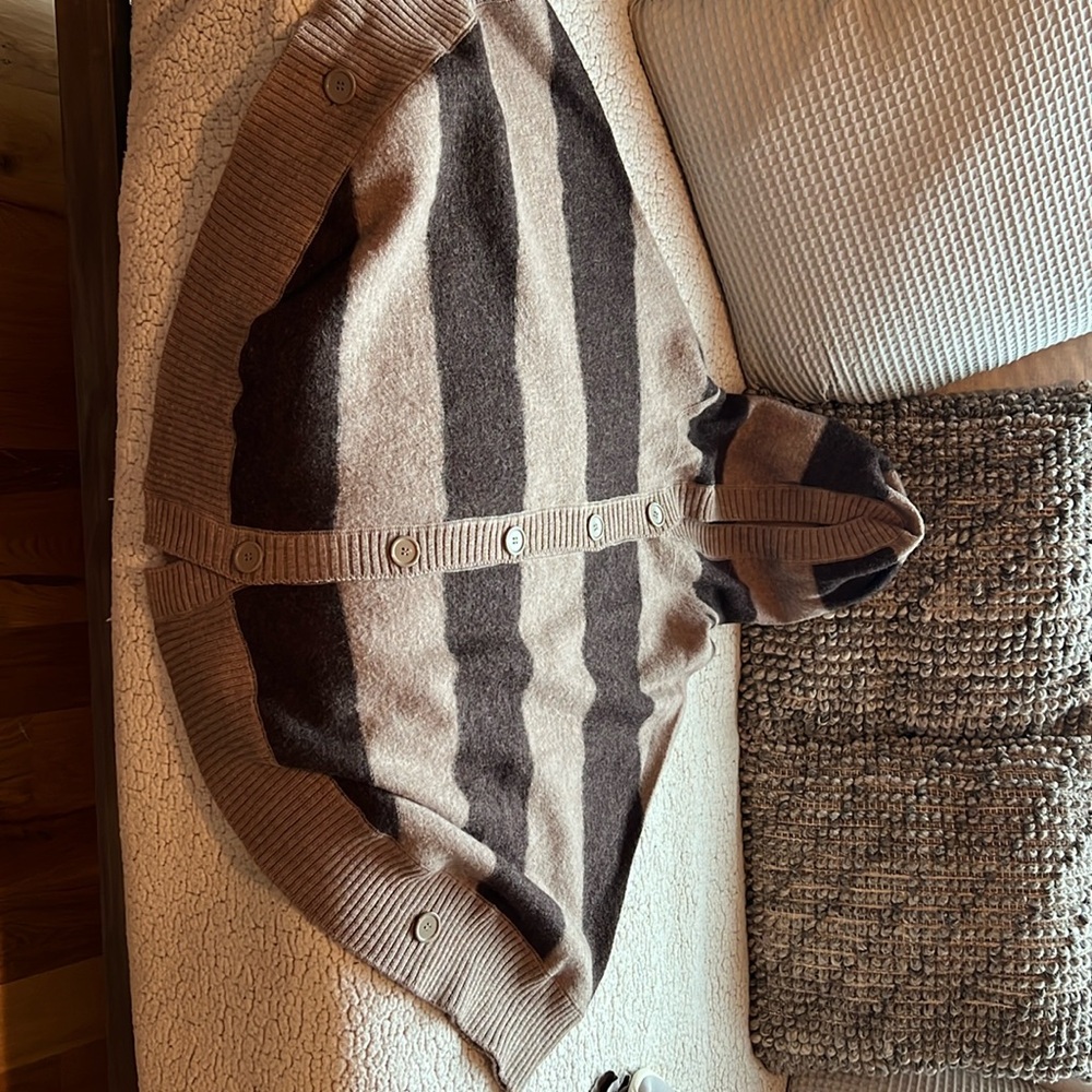 Oversized sweater with hood